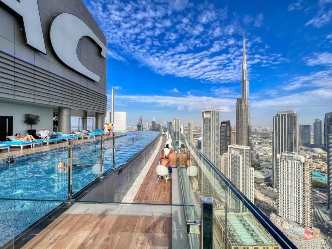 Burj View 64th Floor Infinity Pool - Corner Unit Apartment