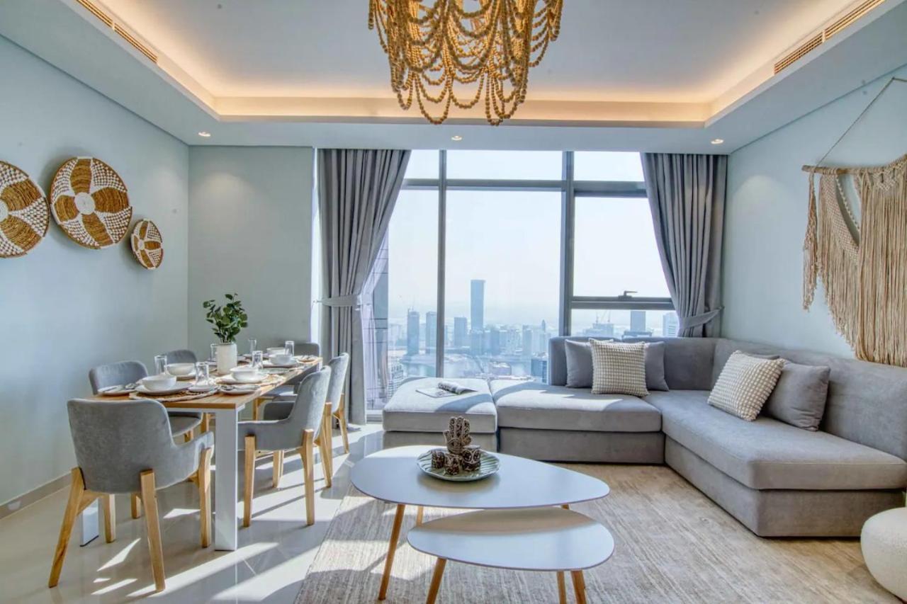 Burj View 64th Floor Infinity Pool - Corner Unit Apartment