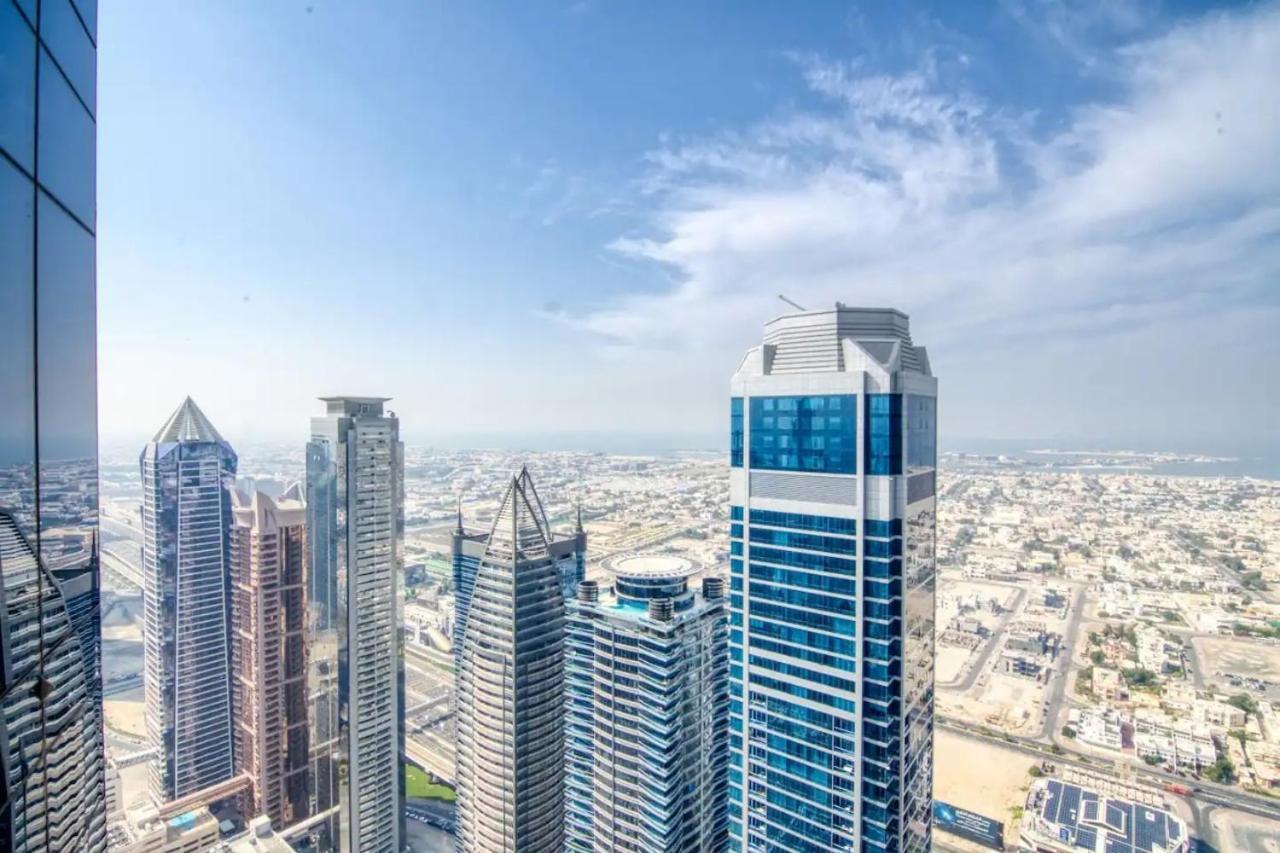 Burj View 64th Floor Infinity Pool - Corner Unit Dubai