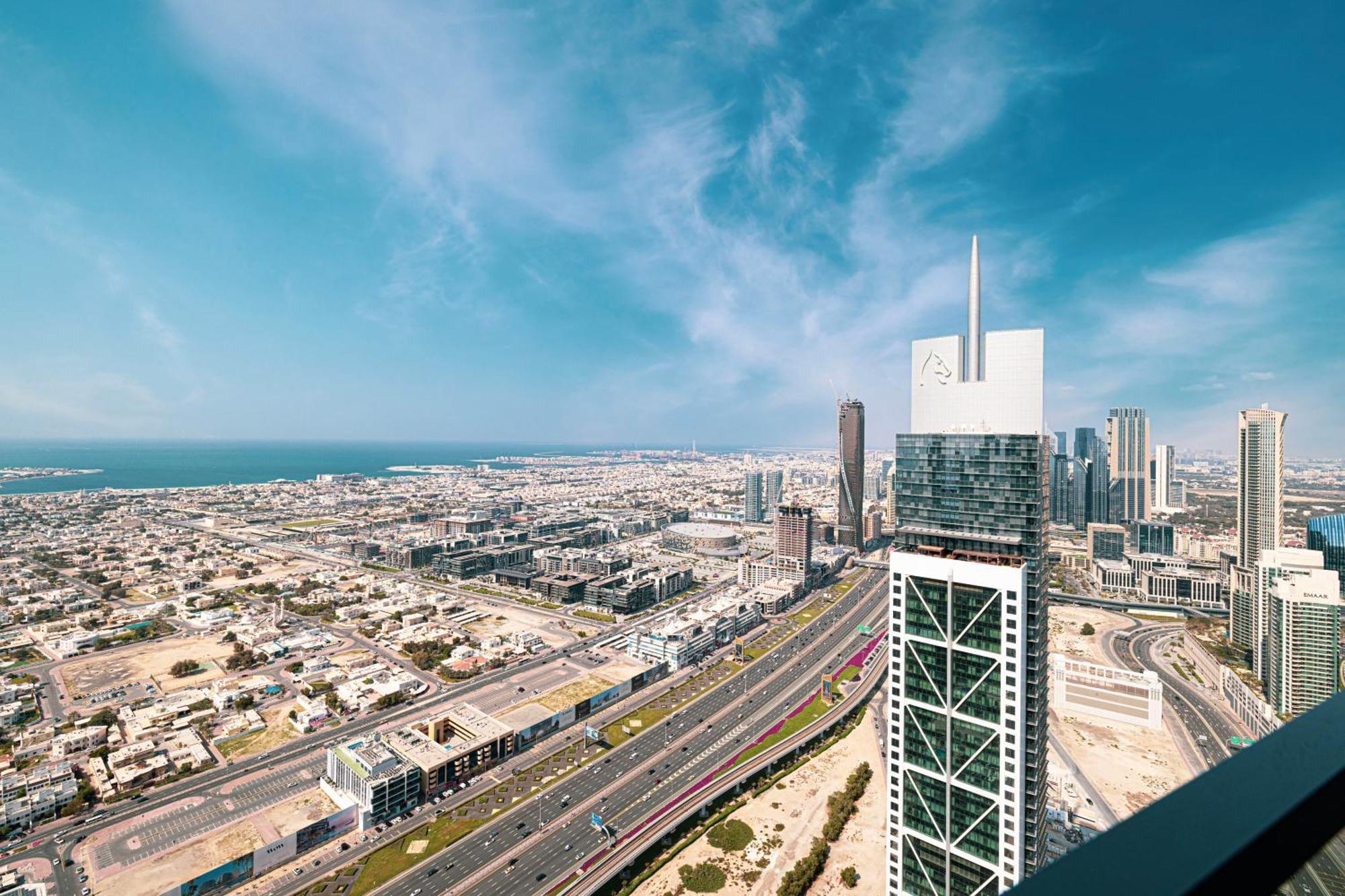 Burj View 64th Floor Infinity Pool - Corner Unit