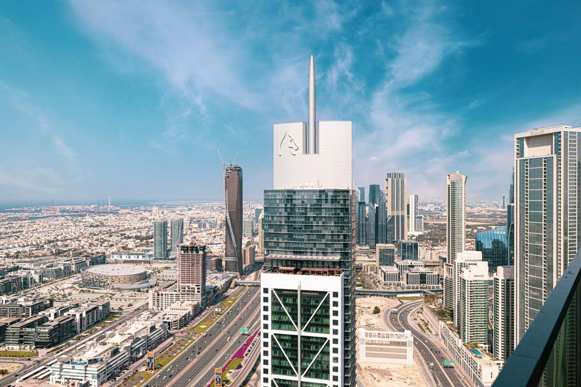 Burj View 64th Floor Infinity Pool - Corner Unit Apartment